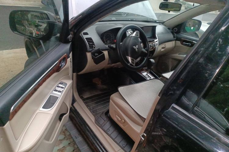 Used Mitsubishi Pajero Sport 2013 3.0L Automatic Two-Wheel Drive Luxury Edition