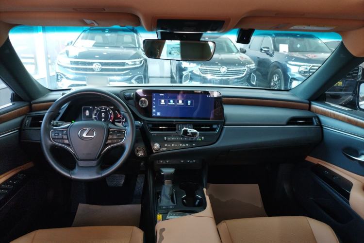 Used Lexus ES 2024 200 Premium Edition
