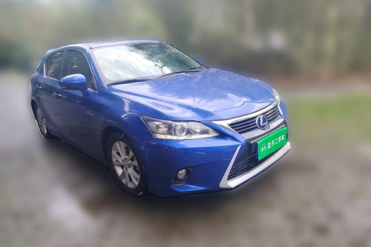 Used Lexus CT 2014 CT200h Comfort Edition Monochrome Front Right 45 Deg