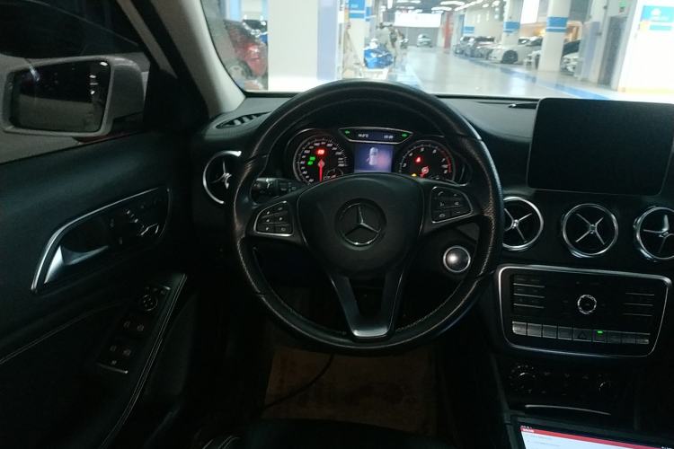 Used Mercedes-Benz GLA 2017 GLA 220 4MATIC Fashion Model