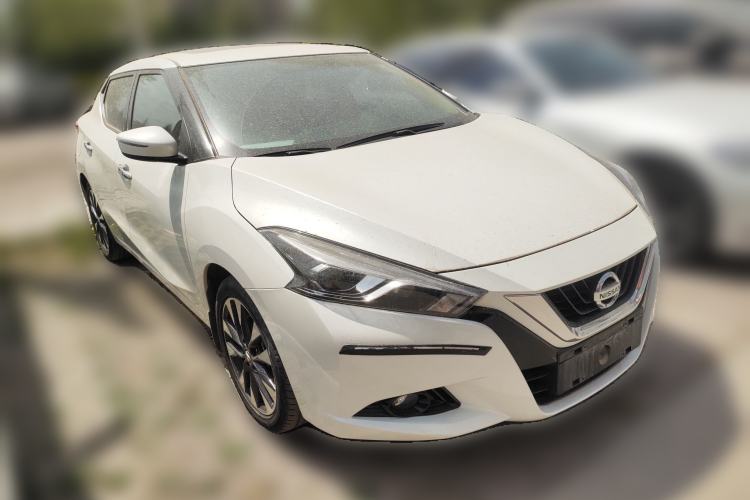 Used Nissan Lannia 2016 1.6L CVT Smart Cool Edition Front Right 45 Deg