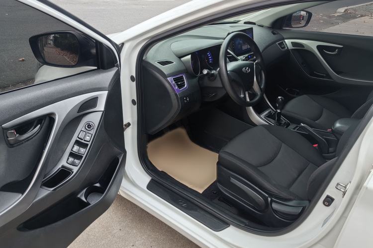 Used Hyundai Elantra (5th Generation / Langdong) 2015 1.6L Manual Fashion Edition