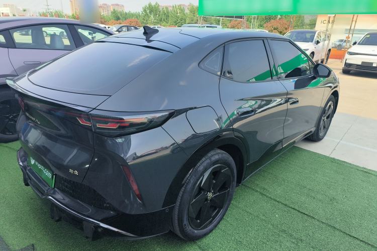 Used Volkswagen ID.UNYX 2024 Pro Long-Range Version