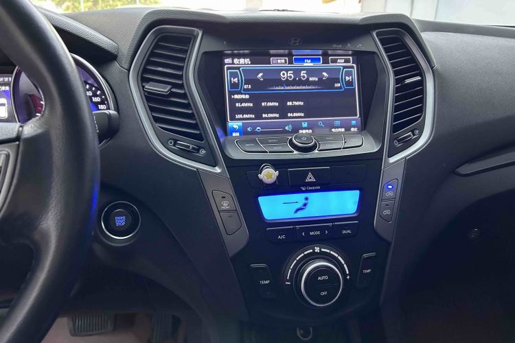 Used Hyundai Santa Fe 2013 2.4L Automatic Two-Wheel Drive Smart Version
