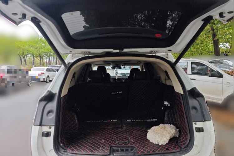 Used JETOUR X90 2019 1.5T Manual Smart Enjoyment Version 6 Seats China VI Standard
