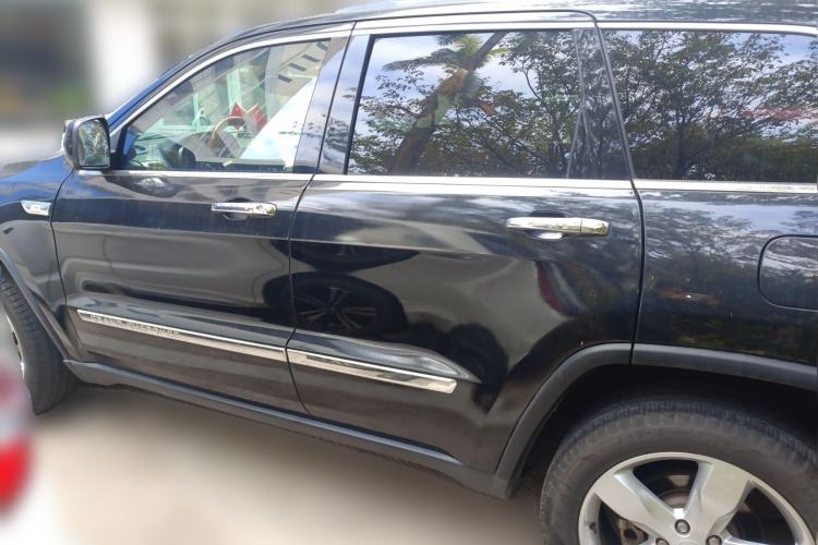 Used Jeep Grand Cherokee 2011 3.6L Luxury Edition