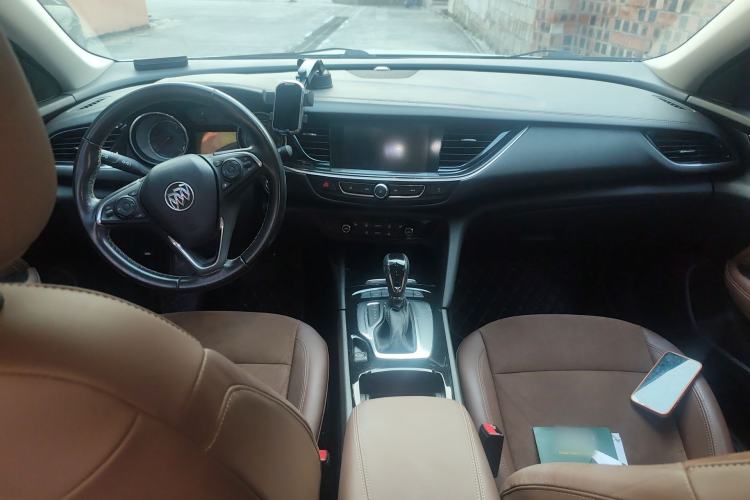 Used Buick Regal 2017 20T Elite Edition Center Console