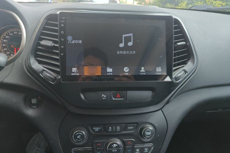 Used Jeep Cherokee 2016 2.4L Leading Edition
