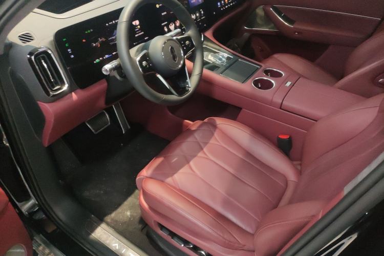 Used Hima AITO M8 2025 Extended-Range Ultra Version 53.4 kWh 6-Seater Edition Left Front Seat