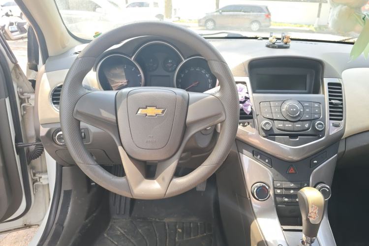 Used Chevrolet Cruze 2015 1.5L Classic SE AT Steering Wheel