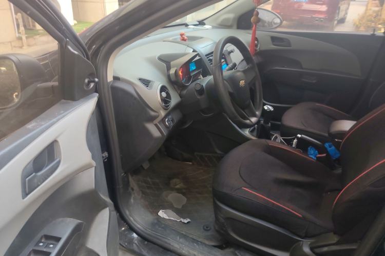 Used Chevrolet Aveo Sonic 2011 Sedan 1.4L MT SL