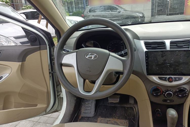 Used Hyundai Verna (older generation) 2010 Sedan 1.4L Automatic Fashionable GT Model Steering Wheel