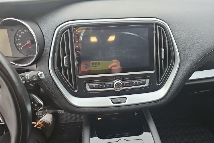 Used JETOUR X70M 2020 Revised 1.5T Manual Travel Companion Version 5 Seats Audio And AC Panel