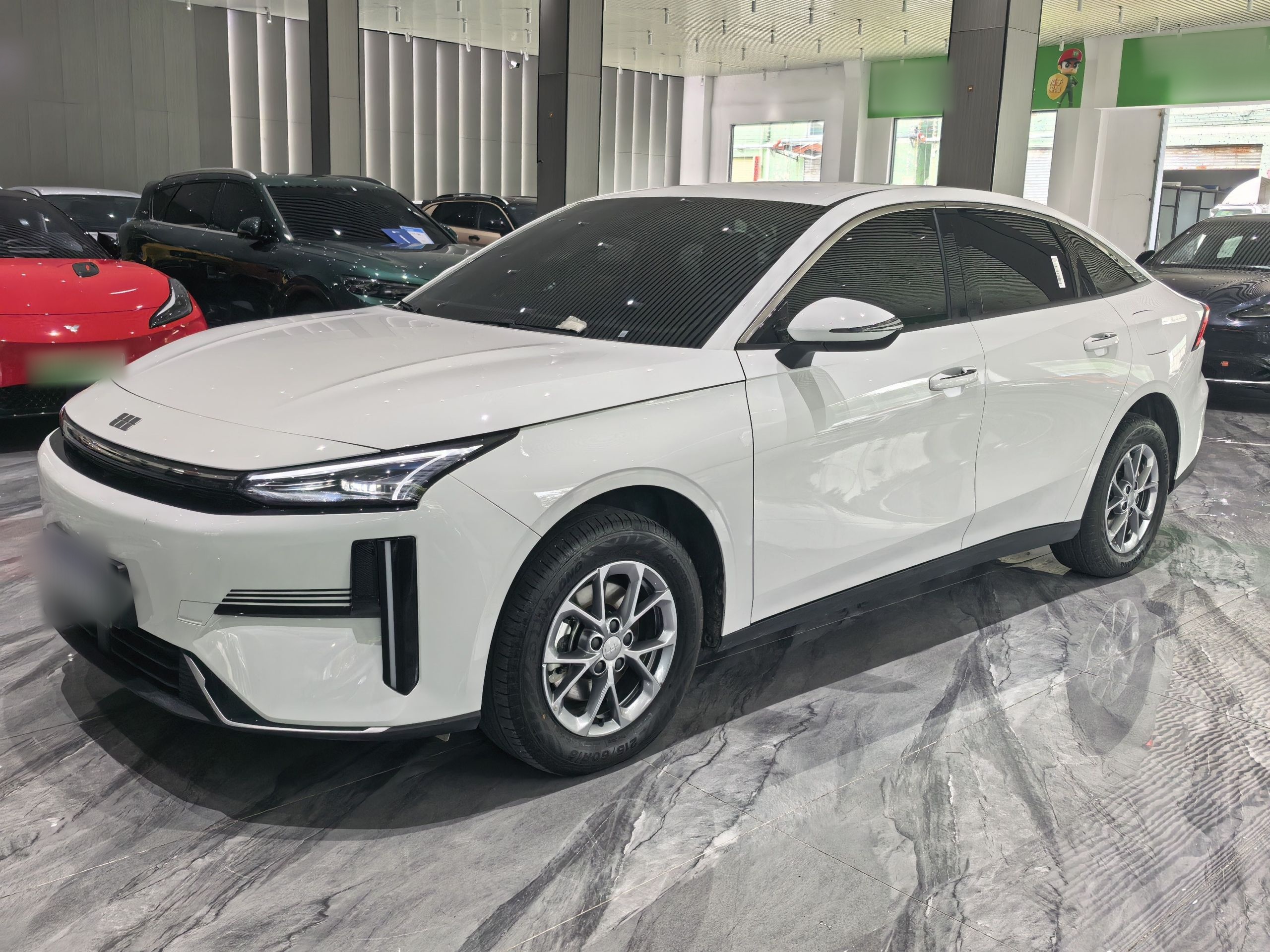 Geely Galaxy L6 2025 EM-i 60km Launch Edition — снимка 12