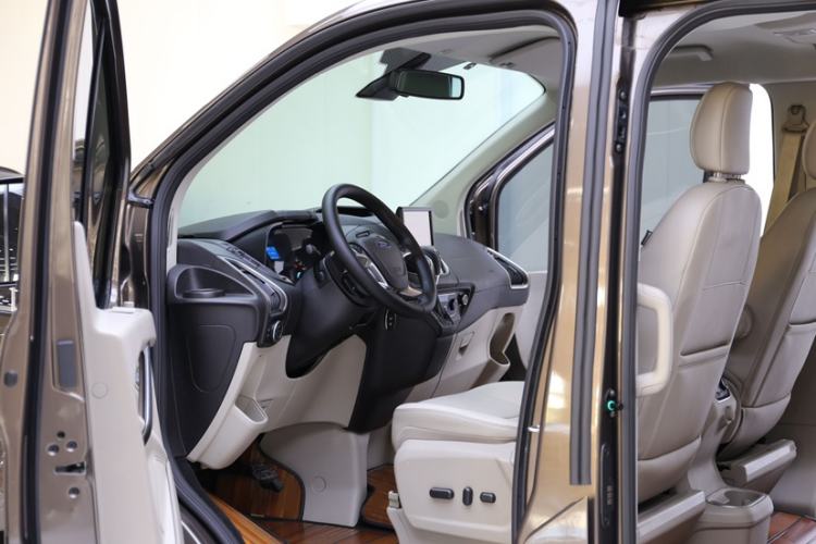 Used Ford Tourneo Custom 2017 2.0T Automatic Elite Version
