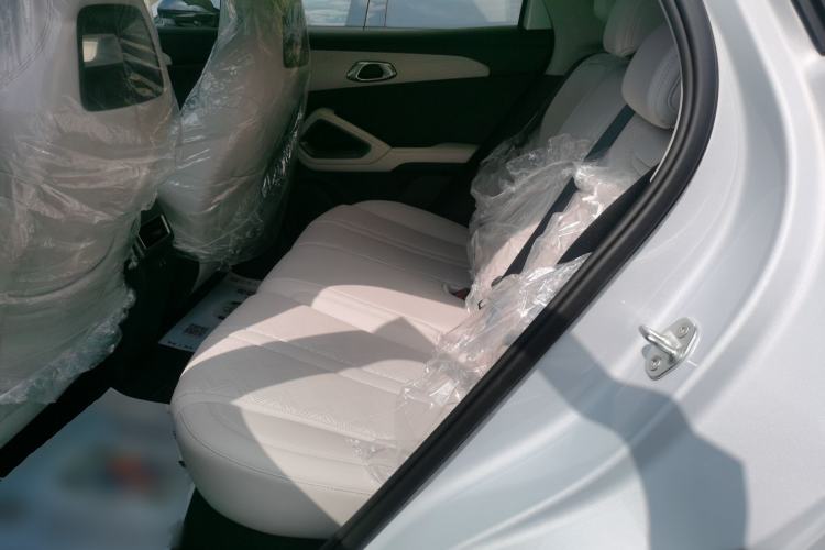 Used BYD Yuan UP 2025 Intelligent Driving Version 401 KM Dynamic Edition Left Rear Seat