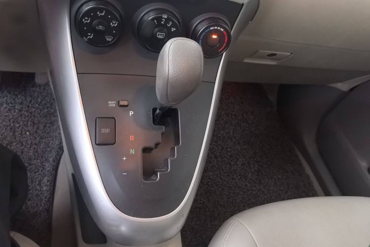 Used Toyota Verso 2014 Starlight 180E CVT Elite Edition
