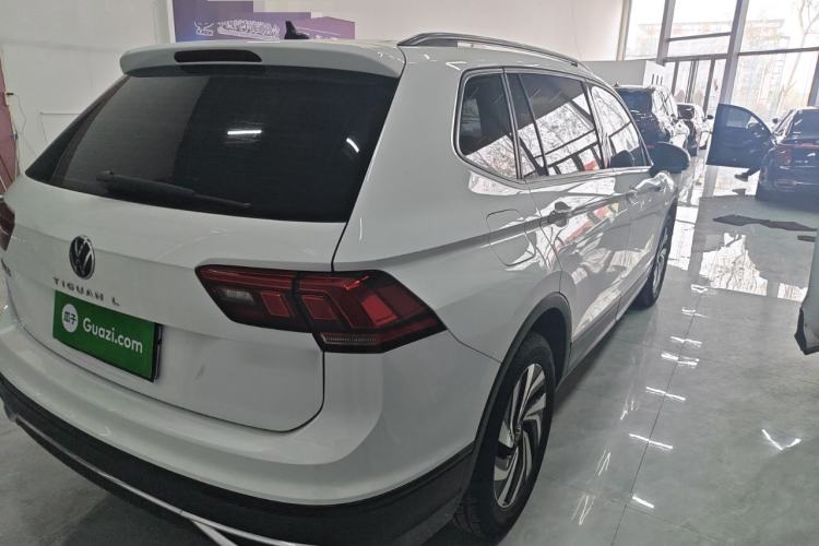 Used Volkswagen Tiguan L 2023 330TSI Automatic Two-Wheel Drive Comfort Edition Rear Right 45 Deg