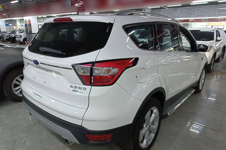 Used Ford Kuga 2017 EcoBoost 180 Two-Wheel-Drive Platinum Edition
