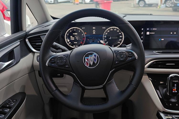 Used Buick GL8 2022 ES Landtrek 653T Comfort Edition