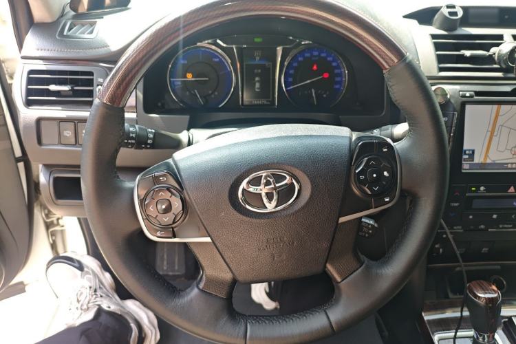 Used Toyota Camry 2016 Dual-Engine 2.5 HG 10th Anniversary Deluxe Navigation Edition