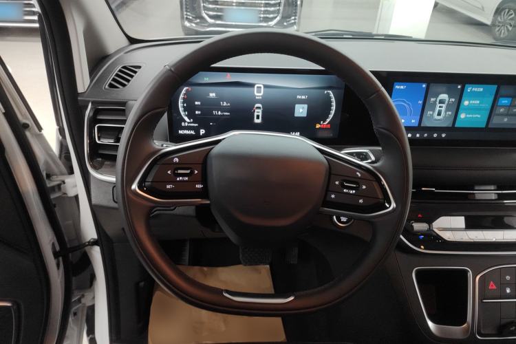 Used SAIC MAXUS G10 2025 MAX 2.0T Automatic Executive Edition Gasoline 7-Seater