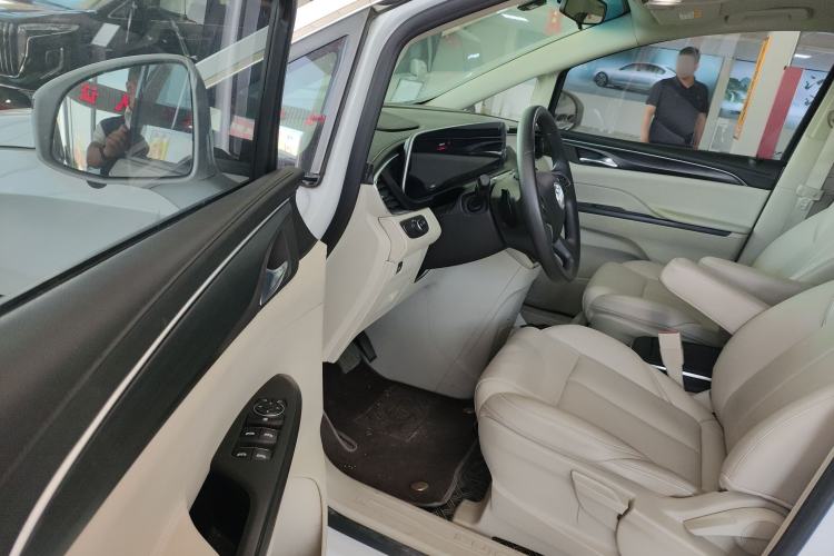 Used Buick GL8 2022 ES Landtrek 653T Comfort Edition Driver Seat