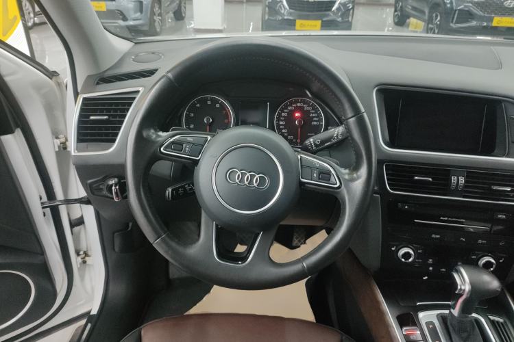 Used Audi Q5 2016 40 TFSI Comfort Model
