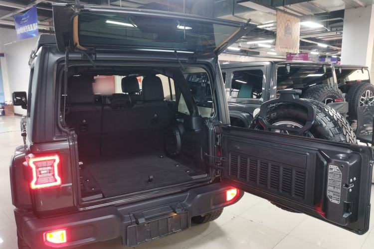 Used Jeep Wrangler 2024 2.0T Sahara Four-Door Edition