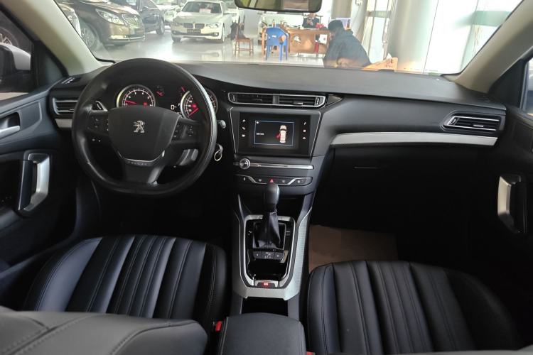 Used Peugeot 408 2019 360THP Automatic Luxury Edition China VI Standard Center Console
