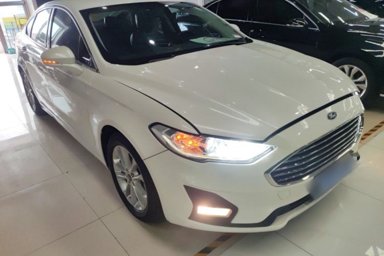 Used Ford Mondeo 2020 EcoBoost 180 Stylish Model Front Right 45 Deg