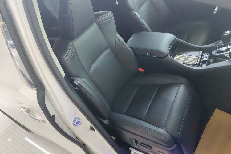 Used Toyota Vellfire 2023 Crown Dual-Engine 2.5L HV Luxury Edition