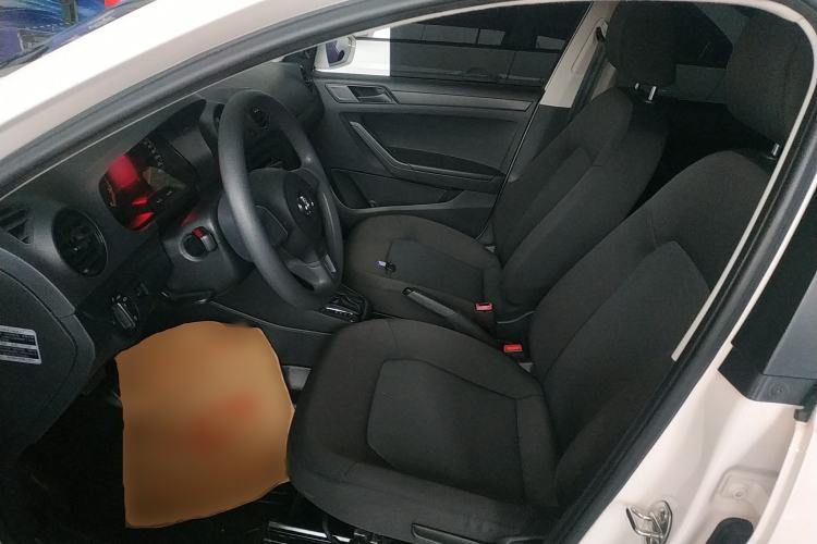 Used Volkswagen Jetta 2015 1.6L Automatic Fashion Model
