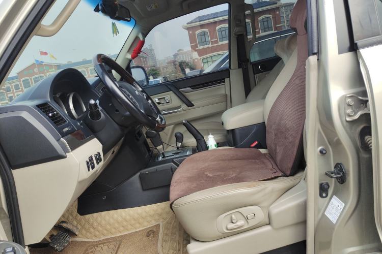 Used Mitsubishi Pajero 