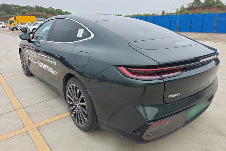 Used Geely Galaxy 8 2025 130km EM-P Starship Edition Exterior 2