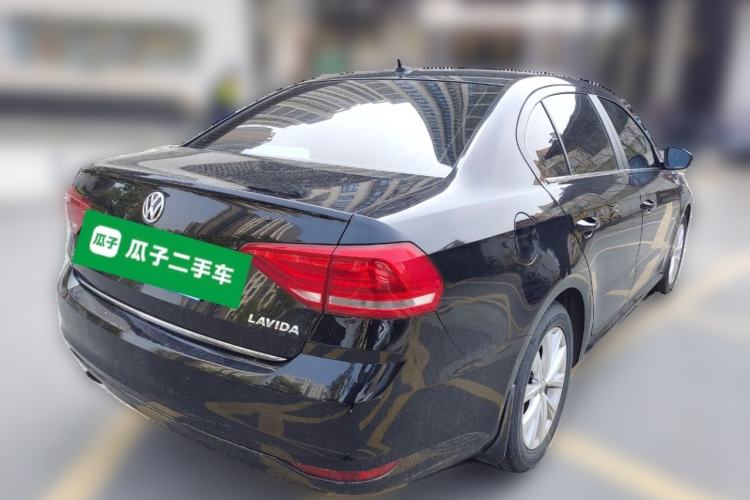 Used Volkswagen Lavida 2017 1.6L Automatic Comfort Edition
