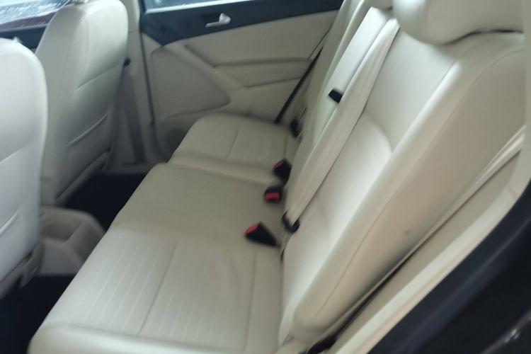 Used Volkswagen Tiguan 2015 1.8TSI Automatic Two-Wheel Drive Trend Edition Left Rear Seat