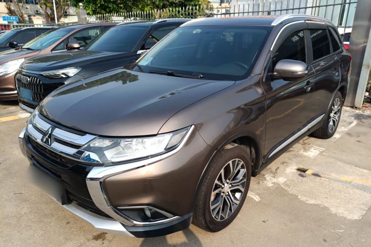 Used Mitsubishi Outlander 2018 2.0L Two-Wheel-Drive Jiale Edition 7-Seater
