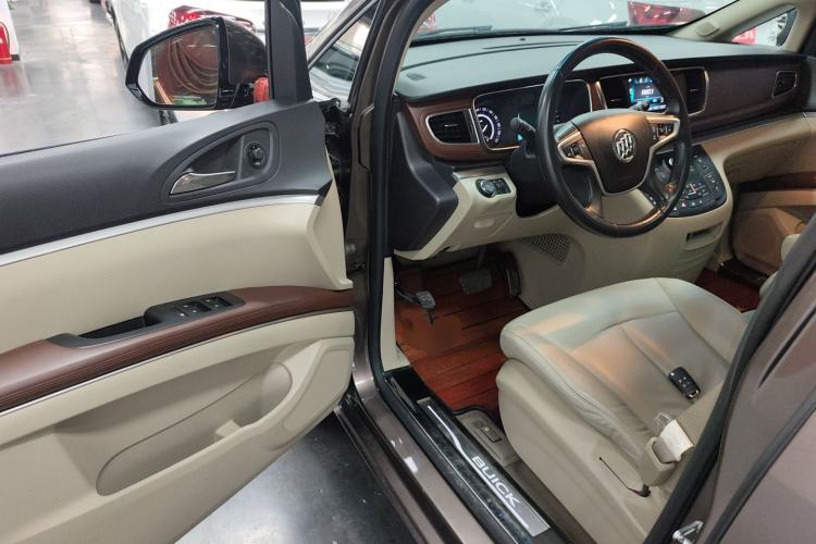 Used Buick GL8 2017 25S Prestige Version China V Standard Driver Seat