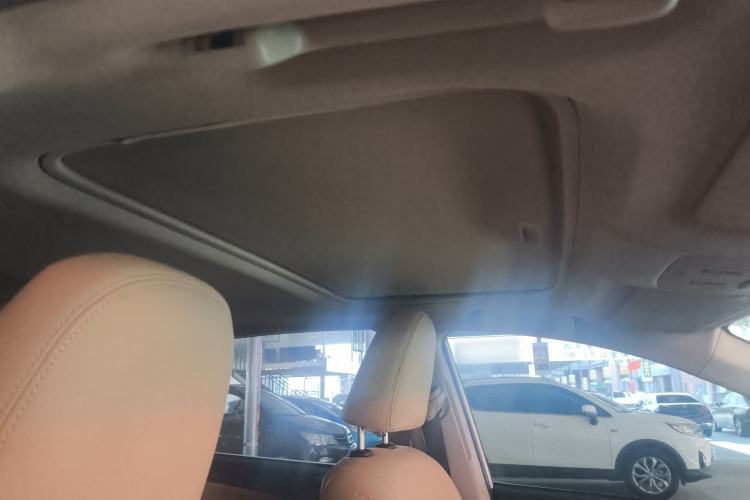 Used Toyota RAV4 2016 2.0L CVT Two-Wheel Drive Fashion Edition China V Standard
