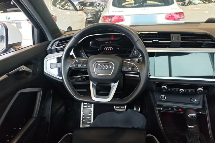 Used Audi Q3 2024 35 TFSI Fashion Dynamic Edition Steering Wheel