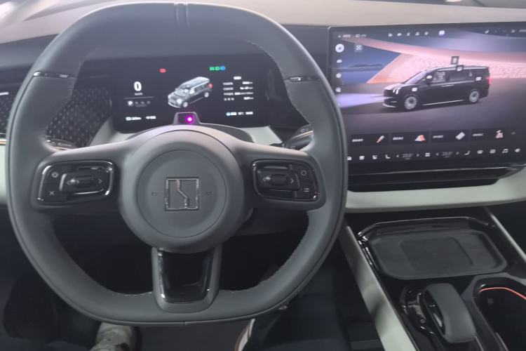 Used Zeekr 009 2024 7-Seater Walk-Through Version Four-Wheel Drive 108 kWh
