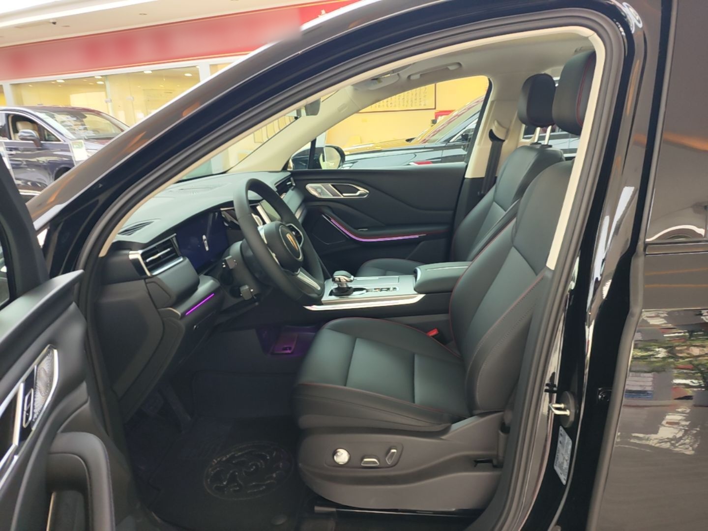 Hongqi HS7 PHEV 2025 Model 2.0T PHEV Two-Wheel Drive Qi Xiang Edition 6-Seater — снимка 17