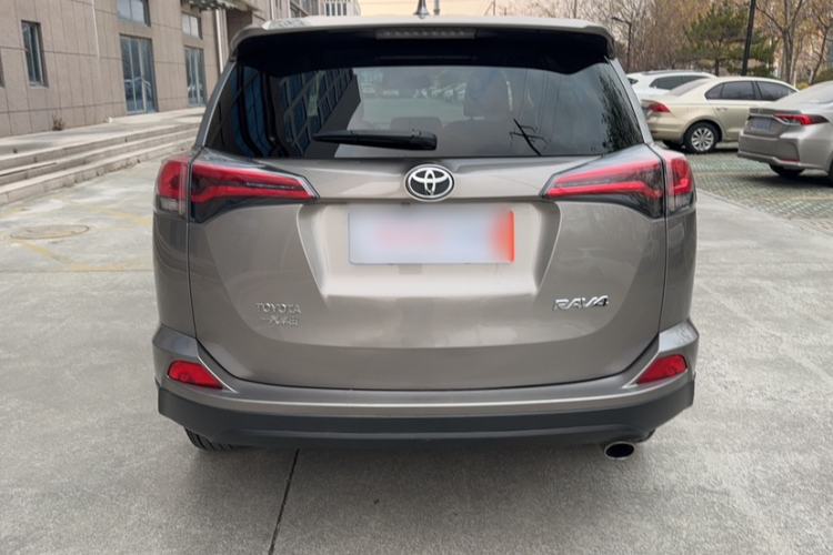 Used Toyota RAV4 2019 2.0L CVT Two-Wheel Drive Pioneer Edition China V Standard
