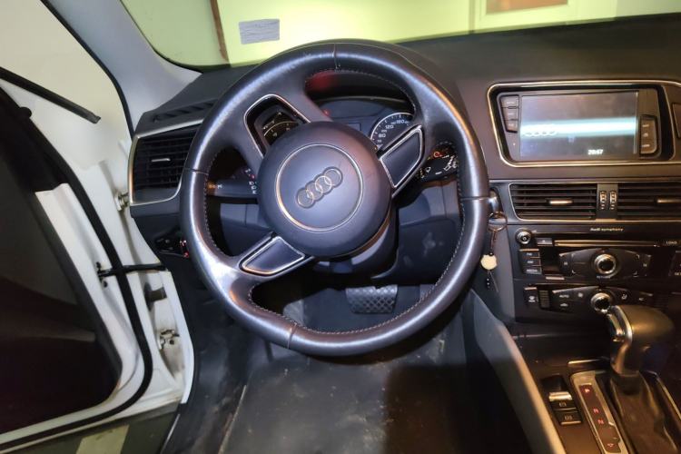 Used Audi Q5 2013 40 TFSI Ambition Steering Wheel