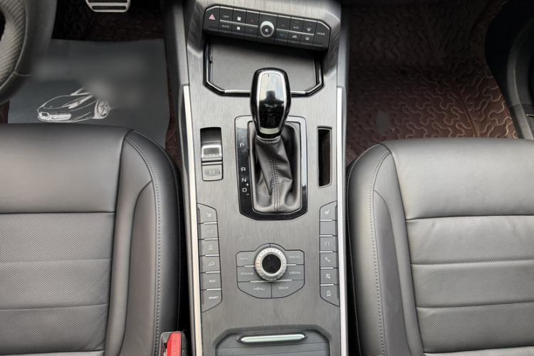 Used Wey VV7 2017 2.0T Ultra-Luxury Version Gear Lever