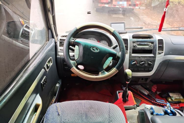 Used King Long Golden Way 2012 2.0L Passenger Version VVT Long-Wheelbase V20
