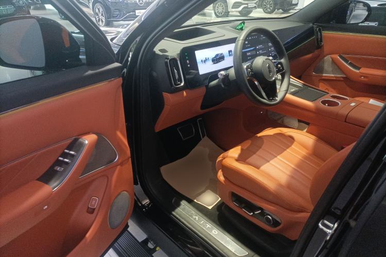 Used Hima AITO M8 2025 Extended-Range Max+ Version 53.4 kWh 6-Seater Edition Driver Seat