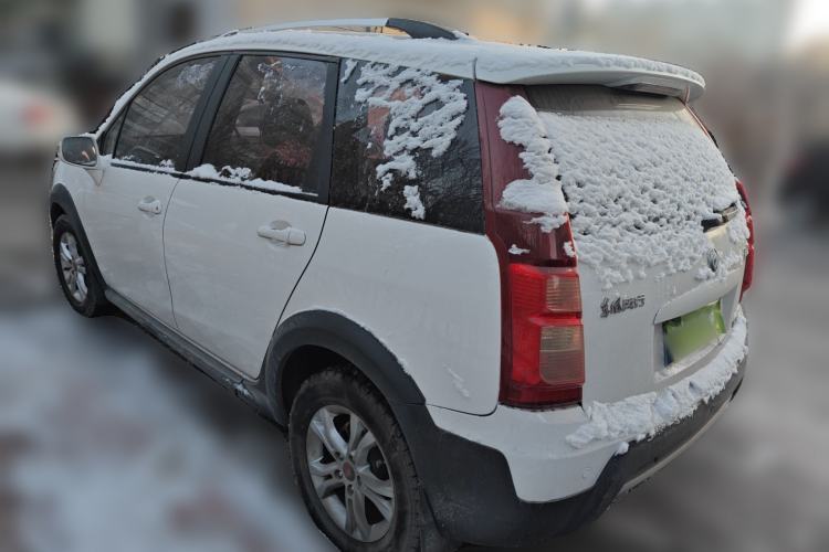 Used FORTHING Joyear XV 2015 1.6L CVT Comfort Model
