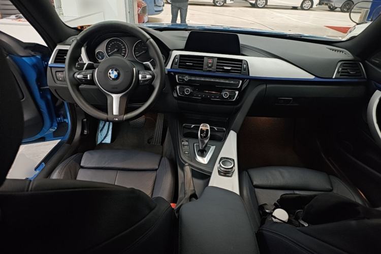 Used BMW 4 Series 2017 425i M Sport Package Center Console